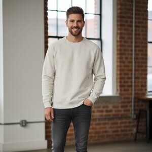 Men's Wilson Sportswear Sweatshirt - Size Small - EUC